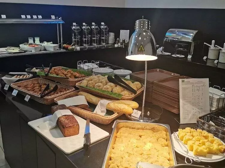 Fotos del hotel Holiday Inn Express Warsaw Airport:  3