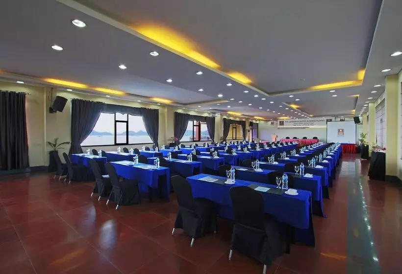 Fotos del hotel The Jayakarta Suites Komodo Flores:  13