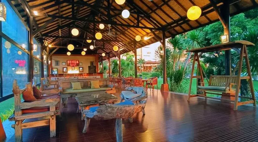 Fotos del hotel The Jayakarta Suites Komodo Flores:  5