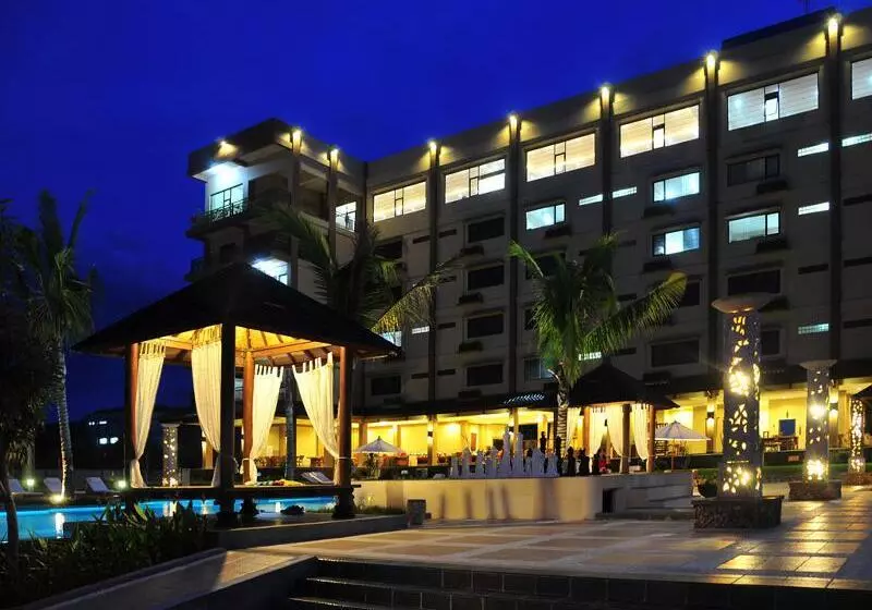 Fotos del hotel The Jayakarta Suites Komodo Flores:  18