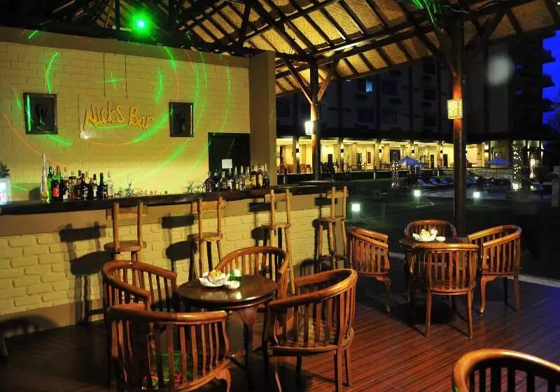 Fotos del hotel The Jayakarta Suites Komodo Flores:  25