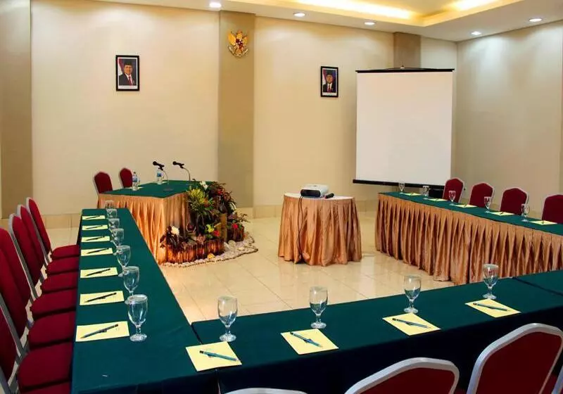 Fotos del hotel The Jayakarta Suites Komodo Flores:  6