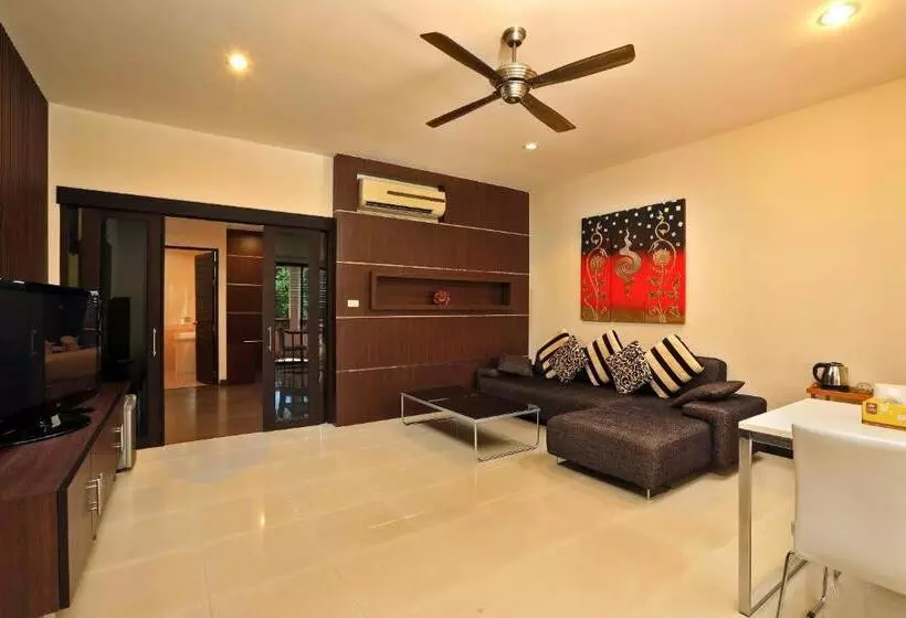 Fotos del hotel Rawai Grand House:  15