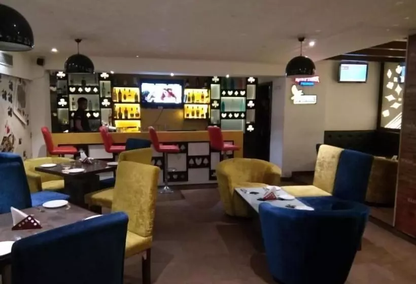 Fotos del hotel Punnu International:  5