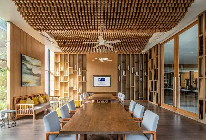 Fotos del hotel Holiday Inn Express Phuket Patong Beach Central, An Ihg:  11