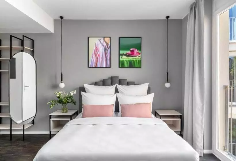 Almodovar Hotel Berlin – Bio