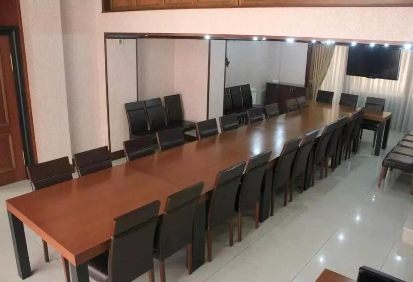 Fotos del hotel Alp Inn Hotel:  6