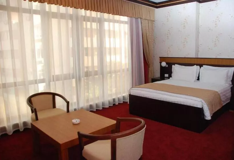 Fotos del hotel Alp Inn Hotel:  2