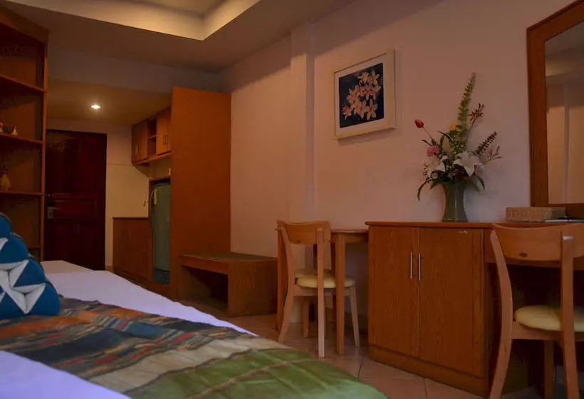 Fotos del hotel Seven Oaks Inn:  6