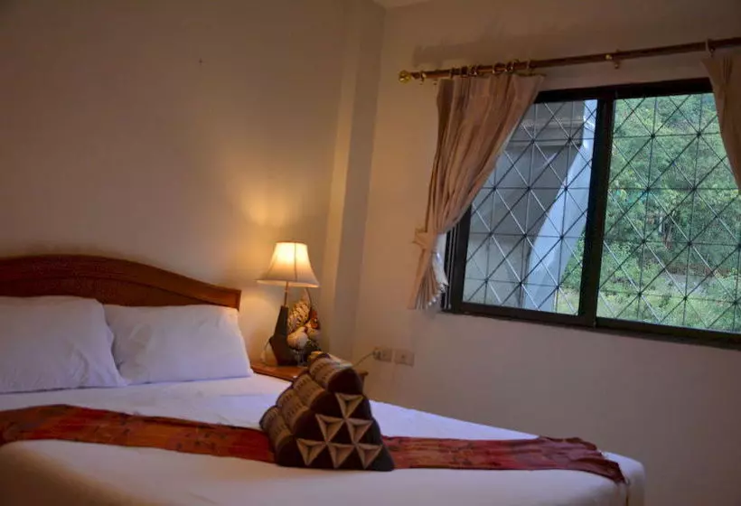 Fotos del hotel Seven Oaks Inn:  16