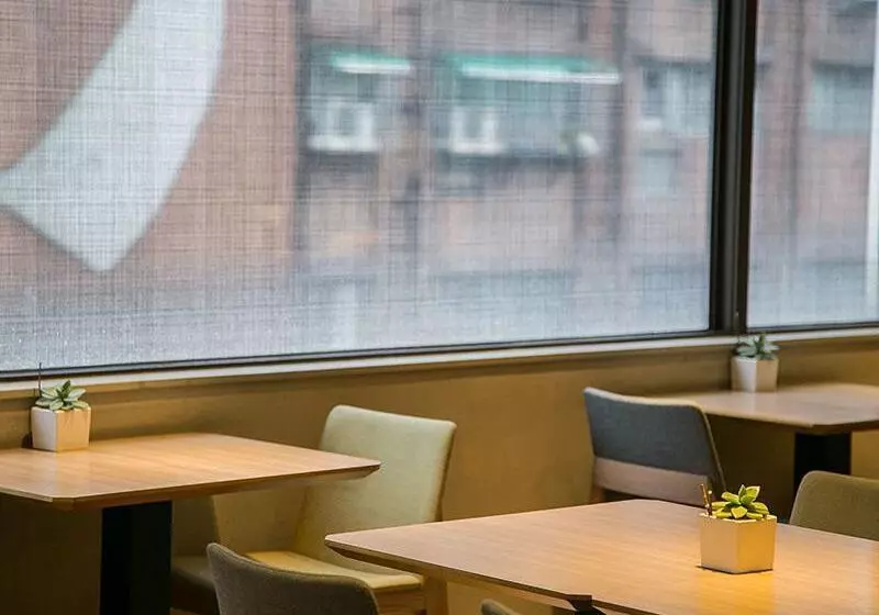 Fotos del hotel Royal Inn Taipei Linsen  Huashan 1914 Creative Park:  25