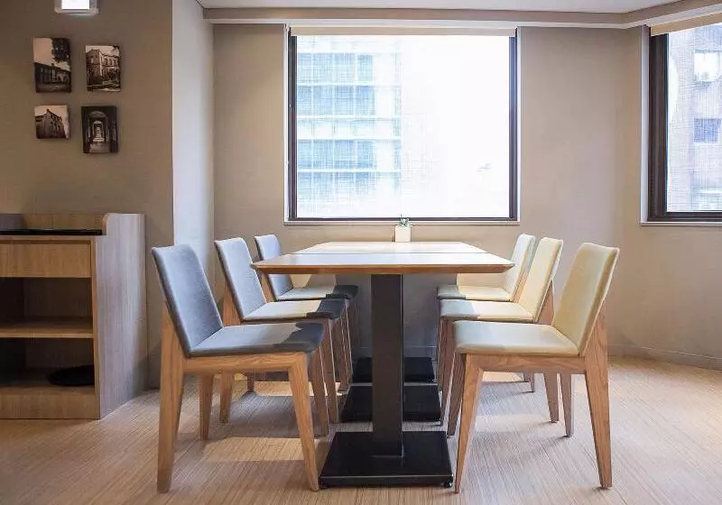 Fotos del hotel Royal Inn Taipei Linsen  Huashan 1914 Creative Park:  7