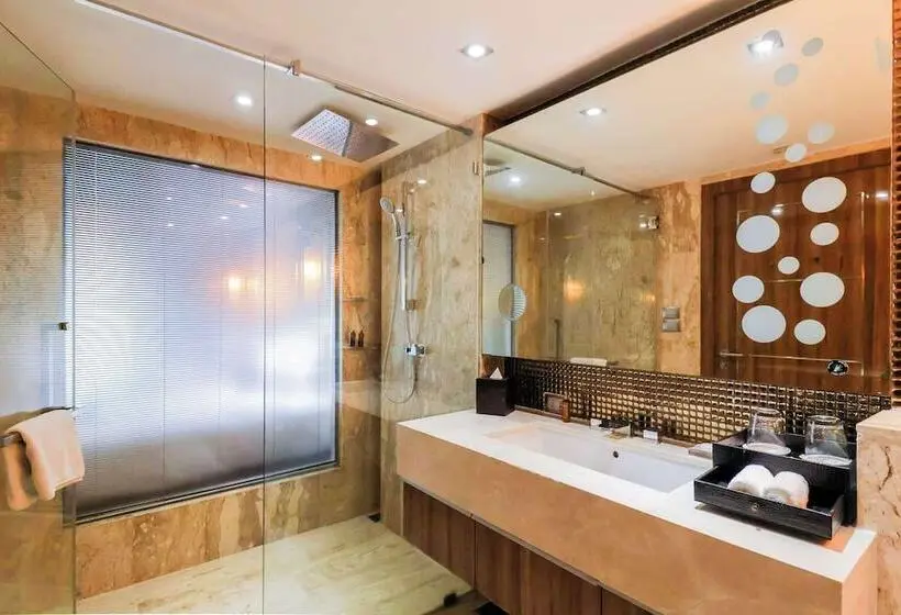 Fotos del hotel Centara Grand Phratamnak Pattaya:  13