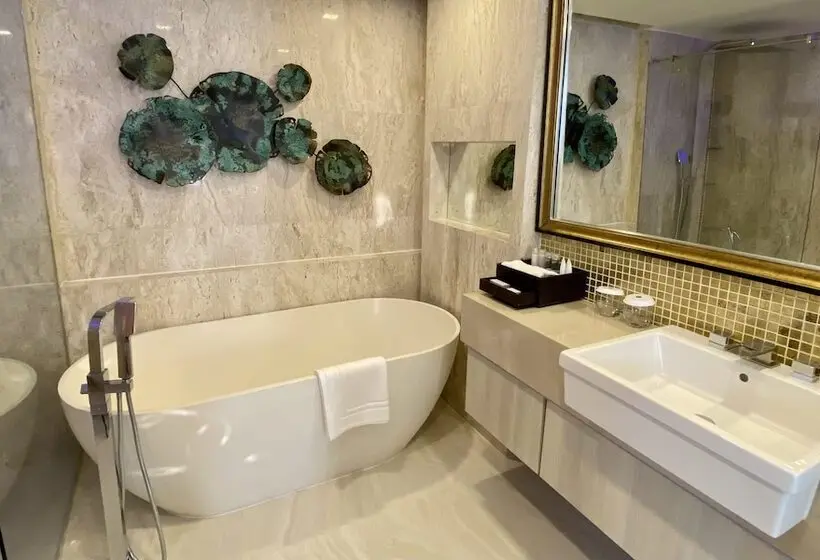 Fotos del hotel Centara Grand Phratamnak Pattaya:  15