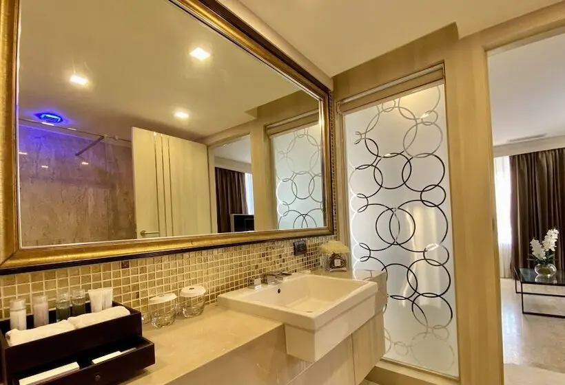 Fotos del hotel Centara Grand Phratamnak Pattaya:  18