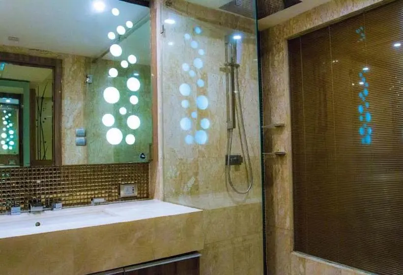 Fotos del hotel Centara Grand Phratamnak Pattaya:  22