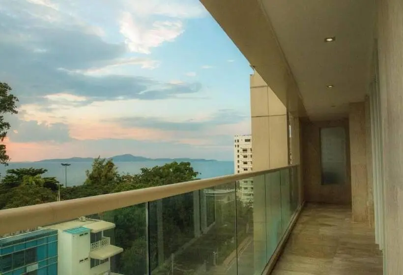 Fotos del hotel Centara Grand Phratamnak Pattaya:  8