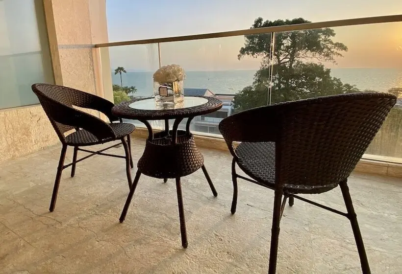 Fotos del hotel Centara Grand Phratamnak Pattaya:  10