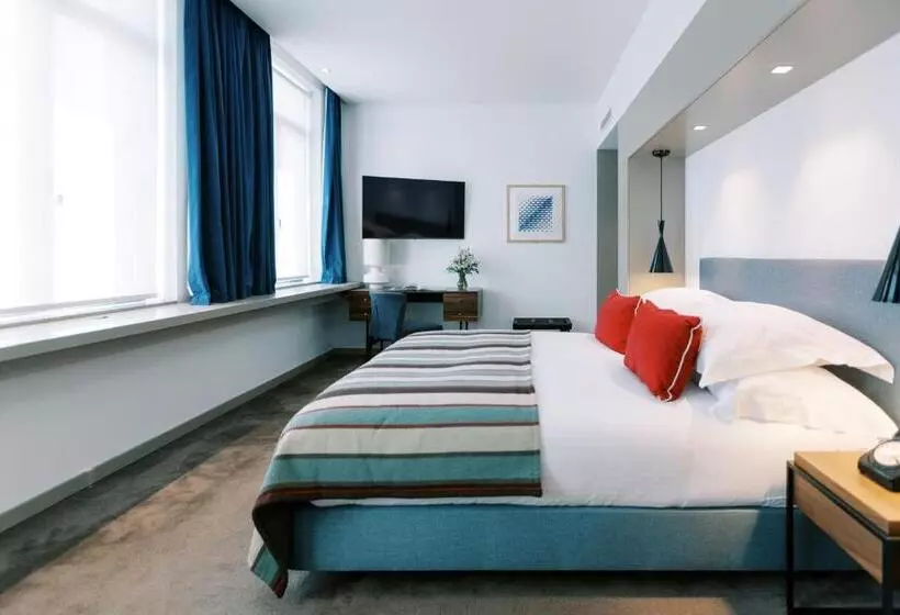 The Editory Artist Baixa Porto