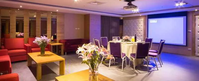 Fotos del hotel Garden Education Culture:  6