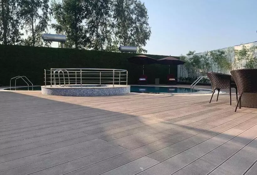 Fotos del hotel Country Inn & Suites By Radisson Chandigarh Zirakpur:  17