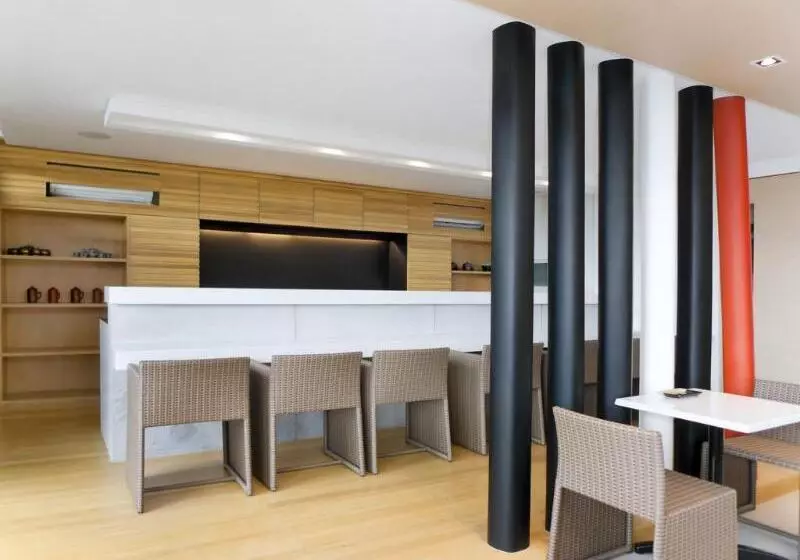 Fotos del hotel Oracle Hotel And Residences:  6