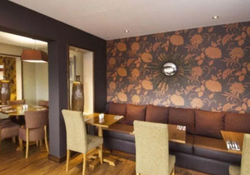Fotos del hotel Premier Inn London Hanger Lane:  5
