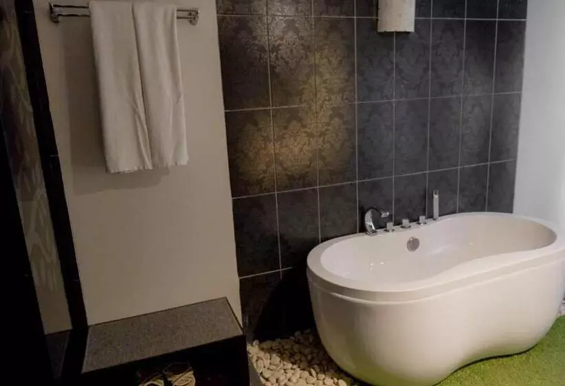 Fotos del hotel 18 Suite Villa Loft By Amithya:  11