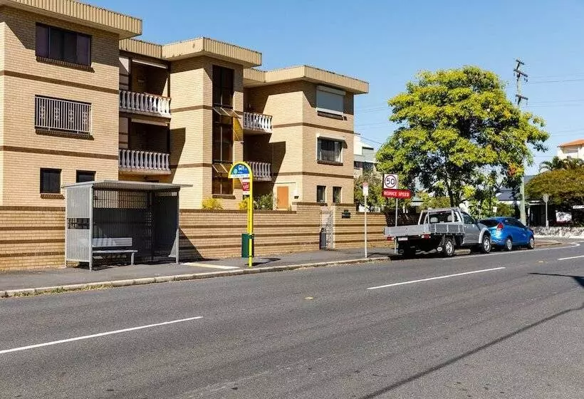 Bowen Terrace Accommodation