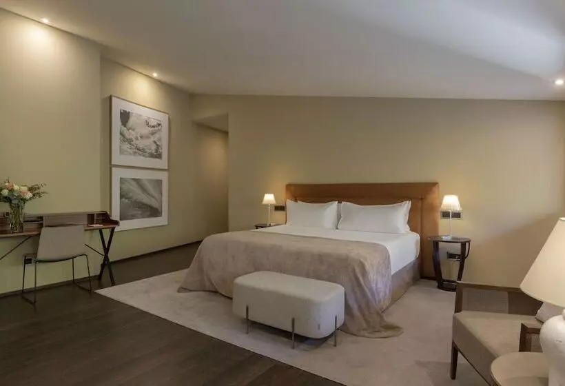 Can Alomar  Adults Only