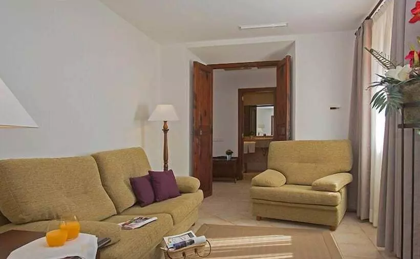 Fotos del hotel Ca'l Bisbe:  14