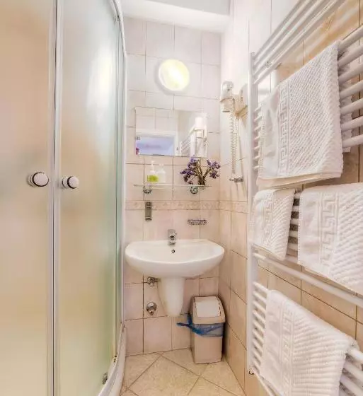 Fotos del hotel Kata Panzió:  7