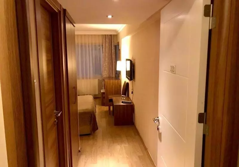 Fotos del hotel Megapole:  2