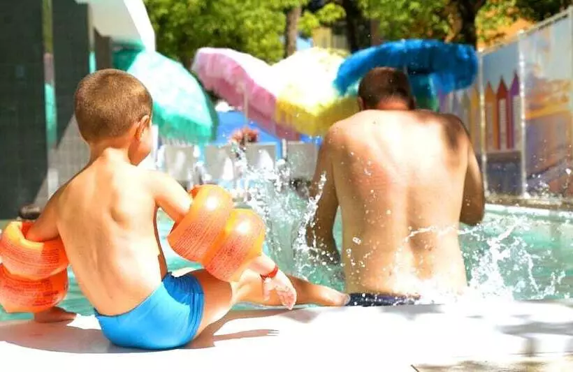 Fotos del hotel Color Metropolitan Family:  10