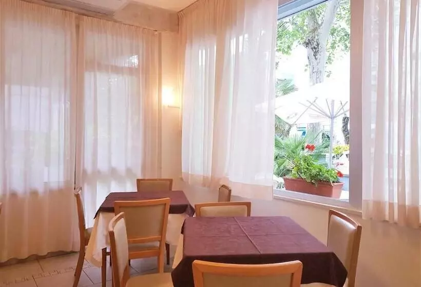 Fotos del hotel King:  13