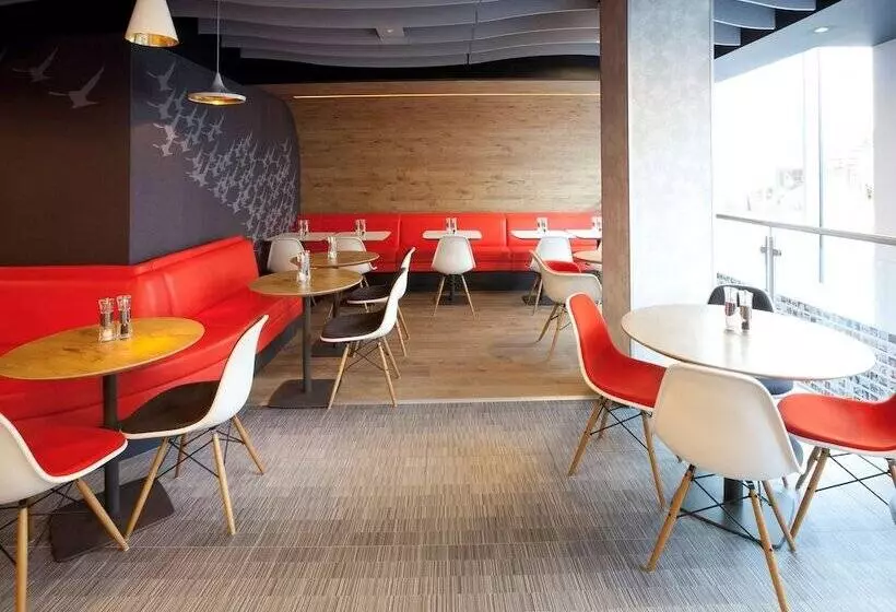 Ibis Brighton City Centre  Station