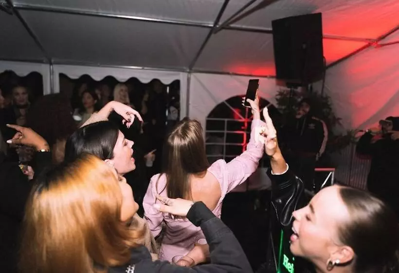 Fotos del hotel Pop House:  19