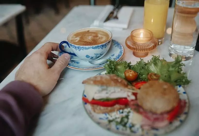 Fotos del hotel Pop House:  11