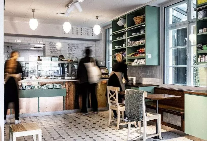 Fotos del hotel Pop House:  8