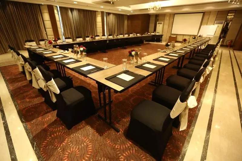 Fotos del hotel The Umrao:  11