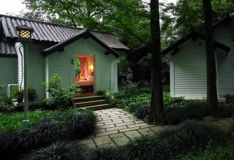 Fotos del hotel Lotus Glade 52:  17