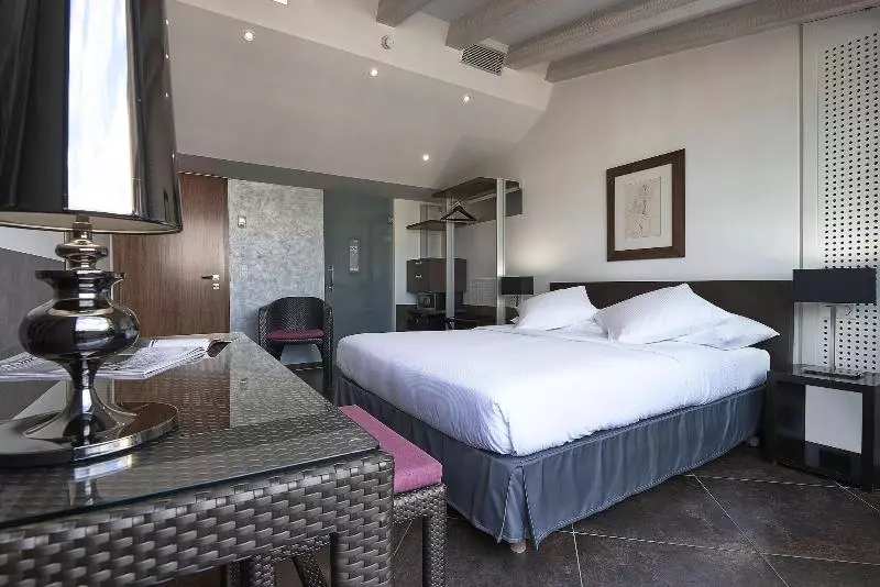 Fotos del hotel D Allèves:  4