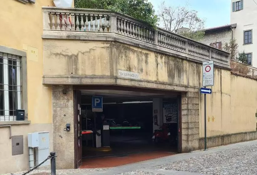 Fotos del hotel Piazza Vecchia:  5