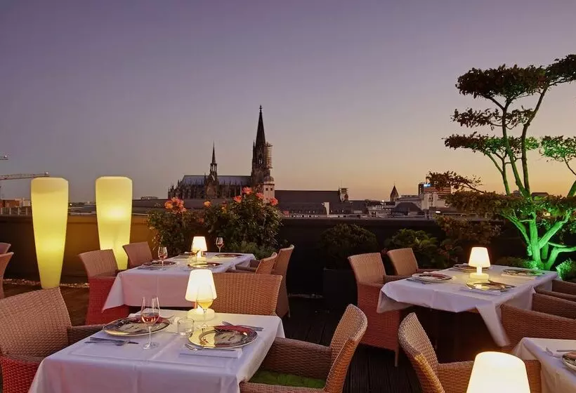 Fotos del hotel Savoy:  15