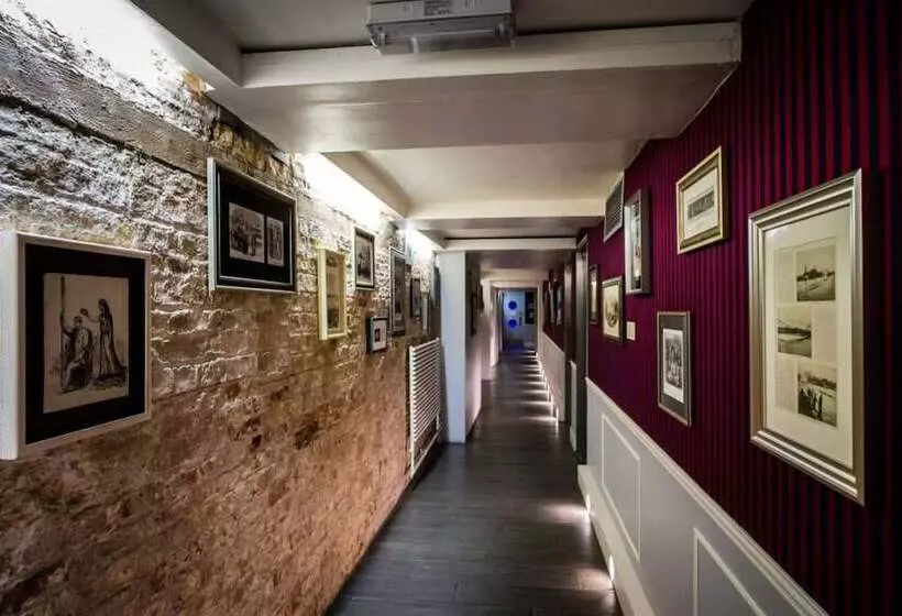 Fotos del hotel The Varsity  & Spa:  2