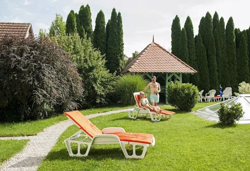 Fotos del hotel Holiday Club Apartman:  13