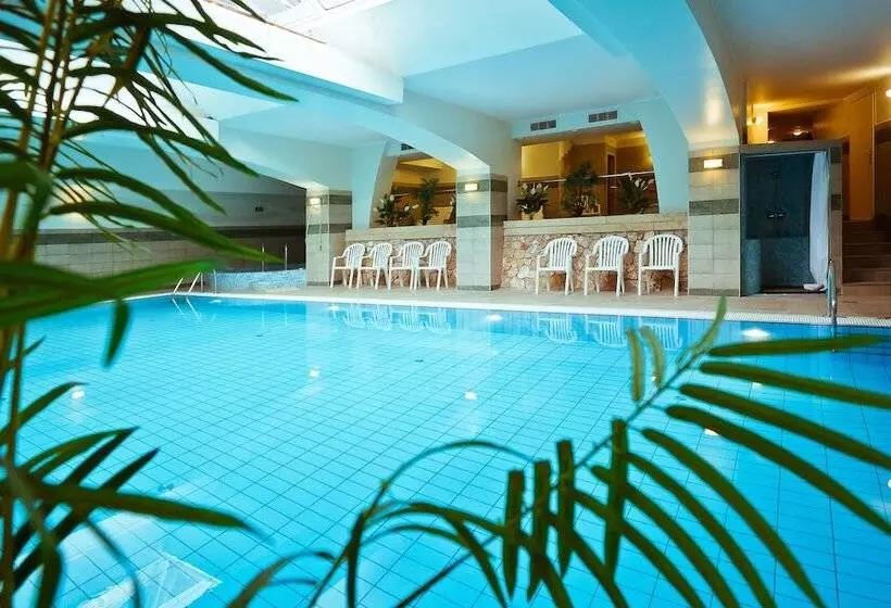 Fotos del hotel Holiday Club Apartman:  2