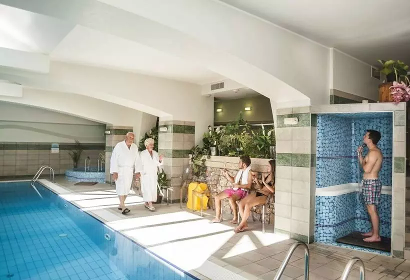 Fotos del hotel Holiday Club Apartman:  12