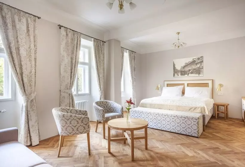 Fotos del hotel U Zlatych Nuzek:  7