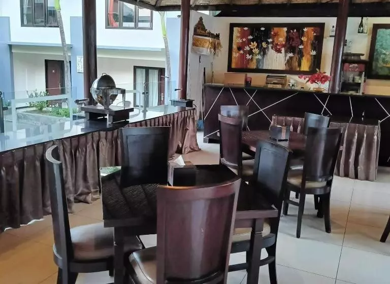 Fotos del hotel Ozz Hotel  Kuta Bali:  2